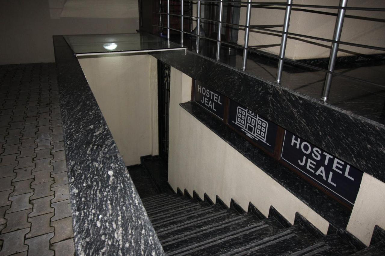 Hostel Jeal Батумі Екстер'єр фото