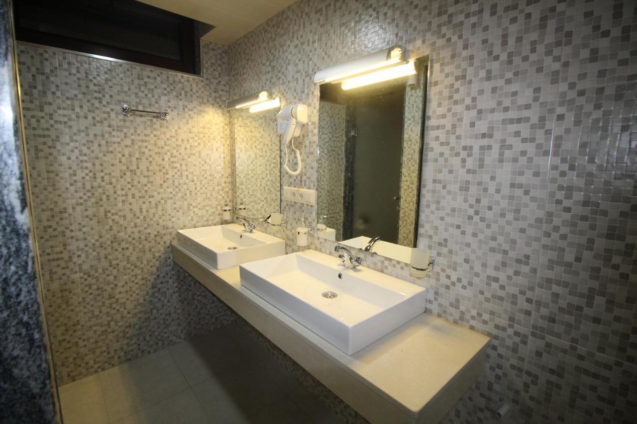 Hostel Jeal Батумі Екстер'єр фото